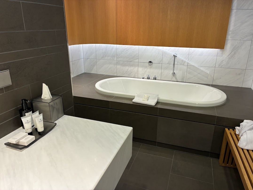 鏡のある洗面台