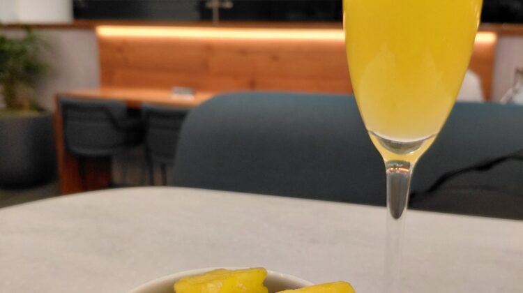 ガラスのコップに入った飲み物