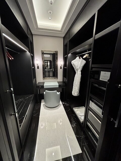 鏡のあるバスルーム