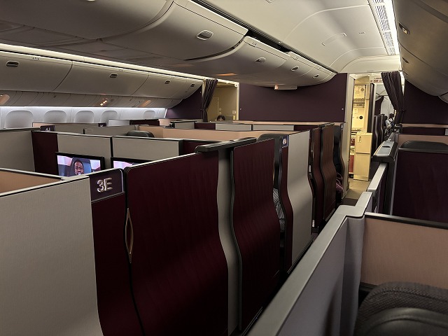 部屋の中に入っている飛行機のcg