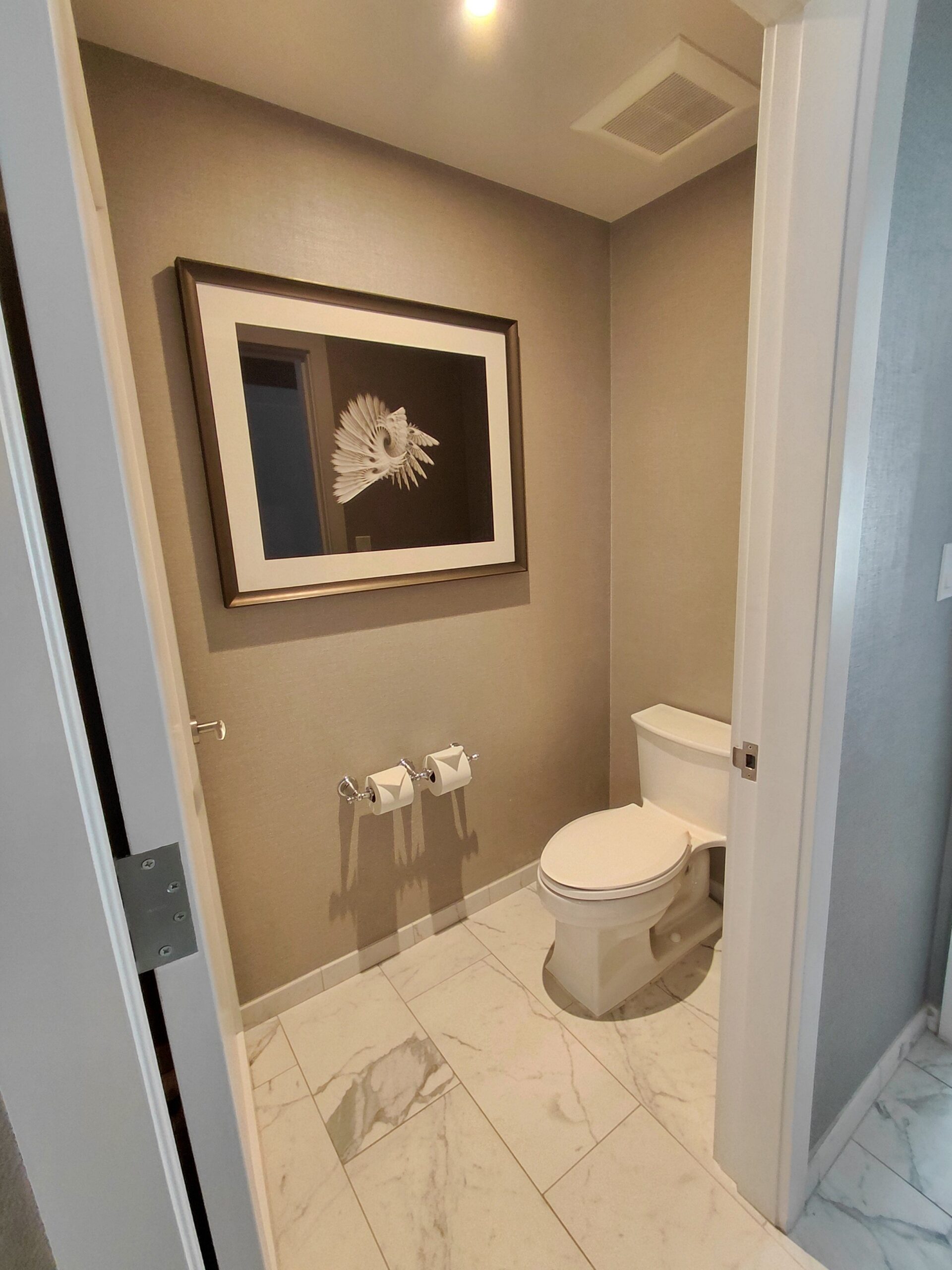 鏡のあるバスルーム