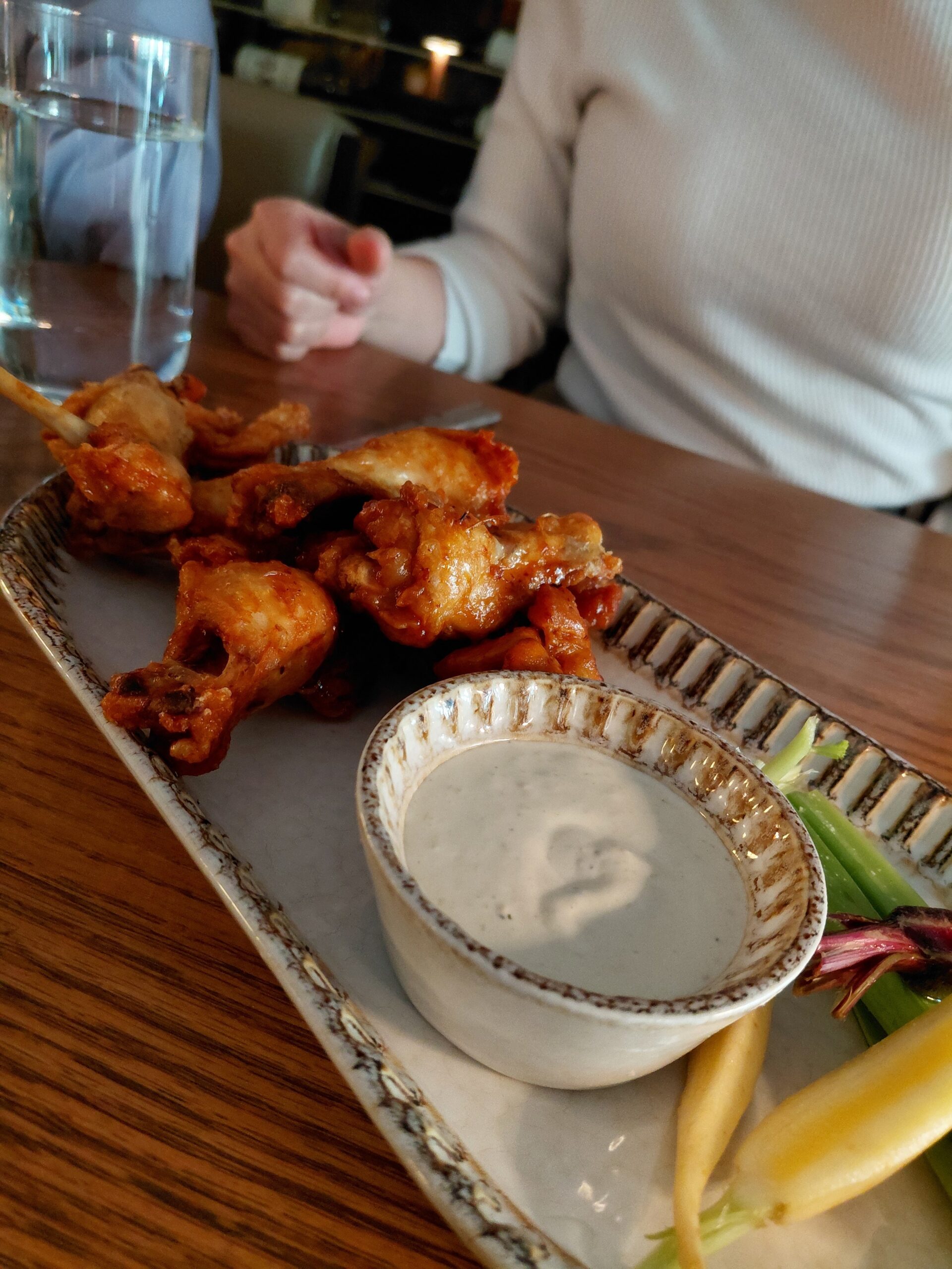 テーブルの上の食べ物