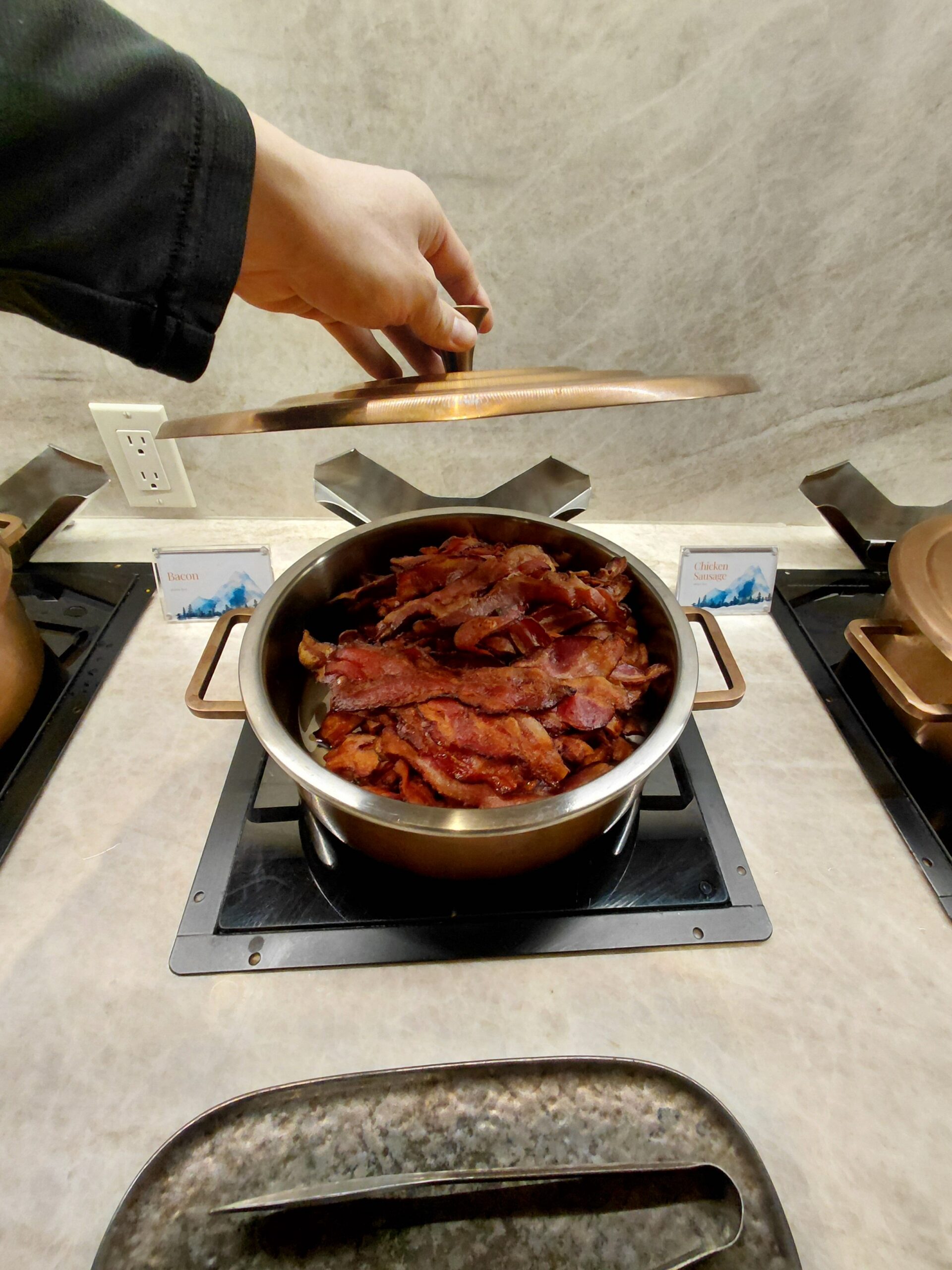 料理をする男性