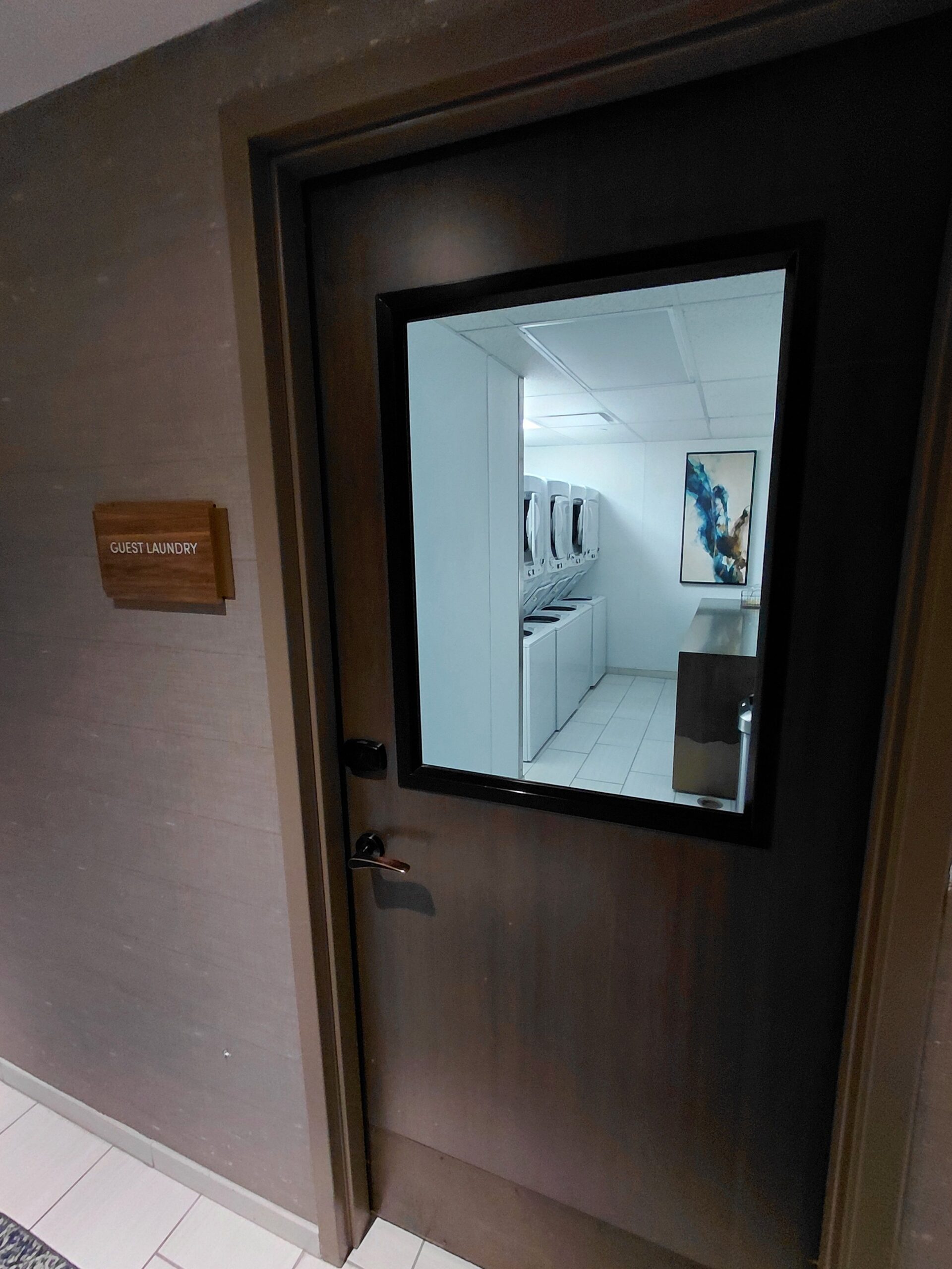 鏡に映っている